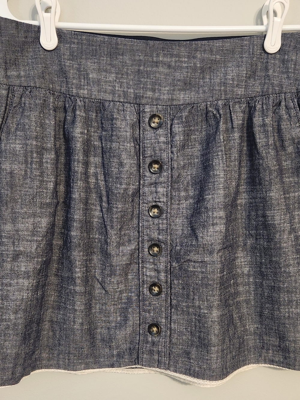 Slip On Style Chambray Denim Mini Skirt, Sz Large By Maurices
